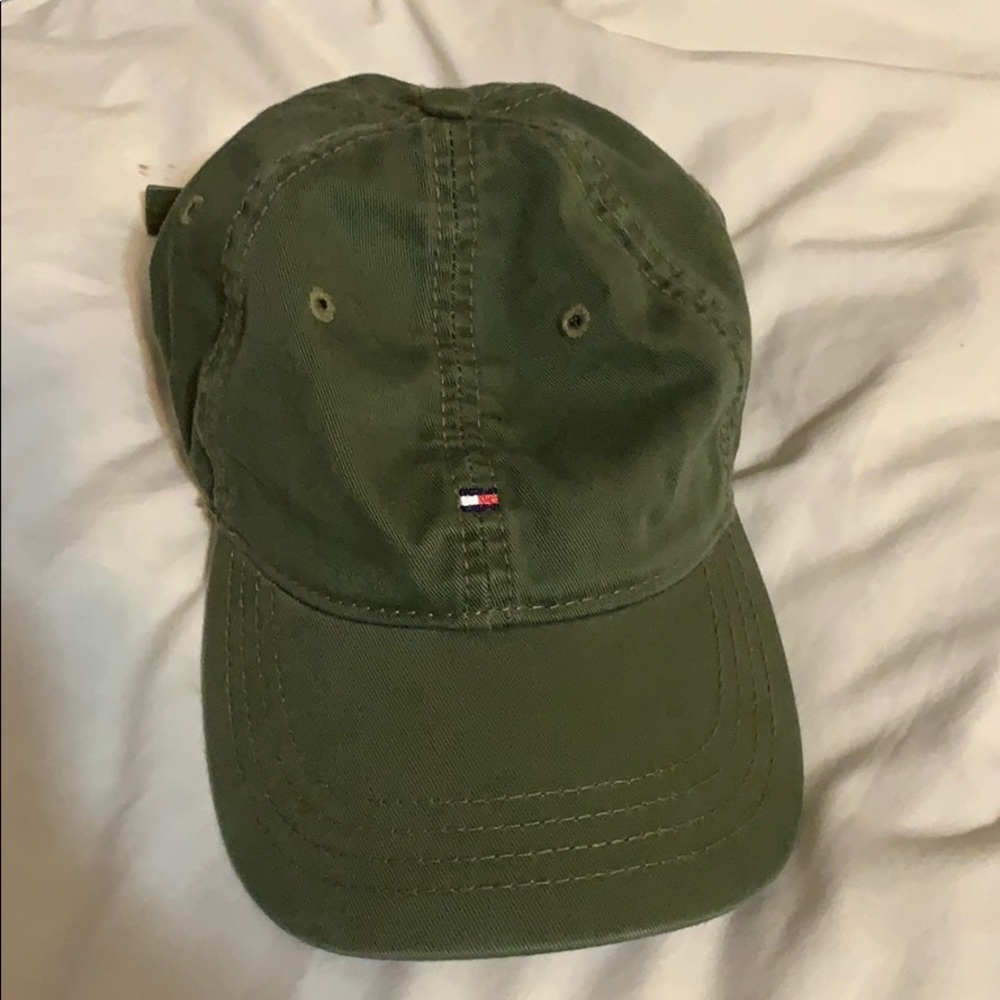 Tommy Hilfiger hat